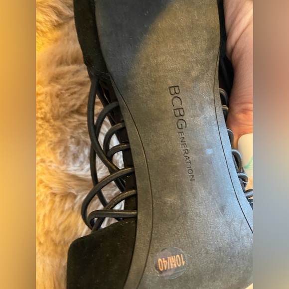 BCBG GENERATION-Caliko suede strappy elastic pumps. Size 10M - Picture 5 of 12
